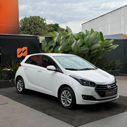 HYUNDAI HB20 1.6 COMFORT PLUS 16V FLEX 4P MANUAL HYUNDAI HB20 1.6 COMFORT PLUS 16V FLEX 4P MANUAL
